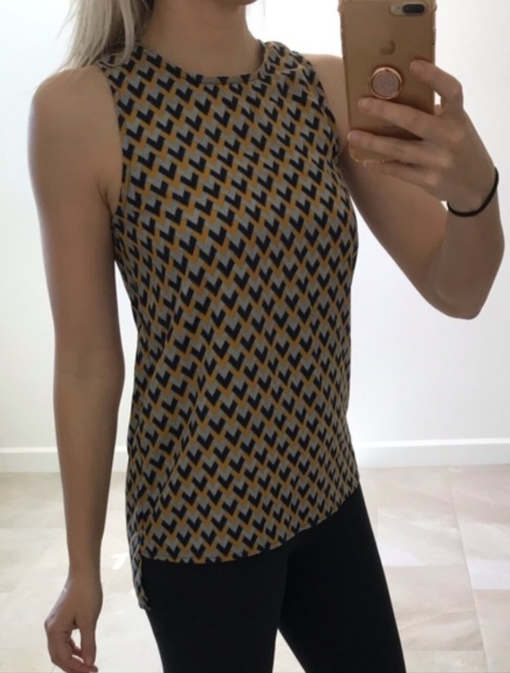 Le Lis Sleeveless Geometric Tank in Mustard & Navy